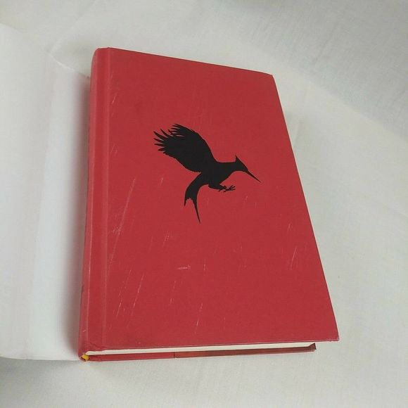 Catching Fire Suzanne Collins First Edition Hardcover Book with Dust Jacket 2009 - Picture 5 of 6